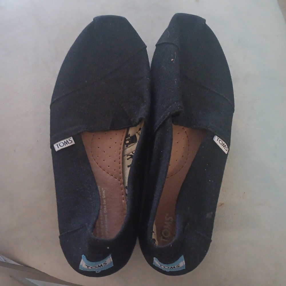TOMS Women's Black Slip-On Shoes